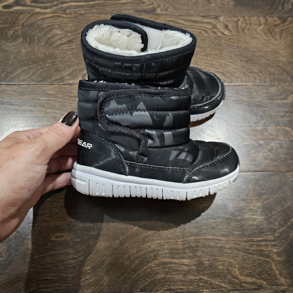 Sherpa Snow Boots Size 8 {Toddler}